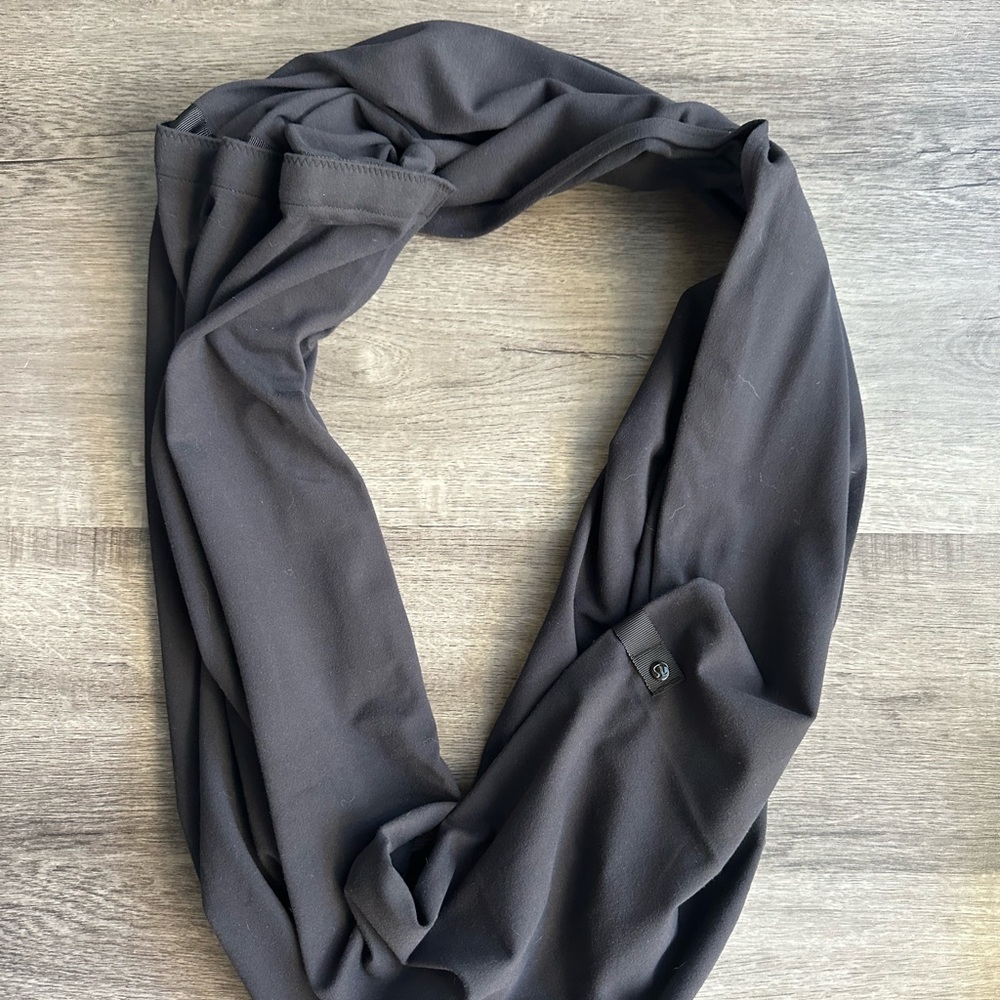 Lululemon Vinyasa Scarf